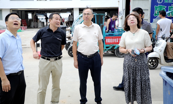 校党委书记熊颖带队检查指导2024年秋季学期开学准备工作1 副本