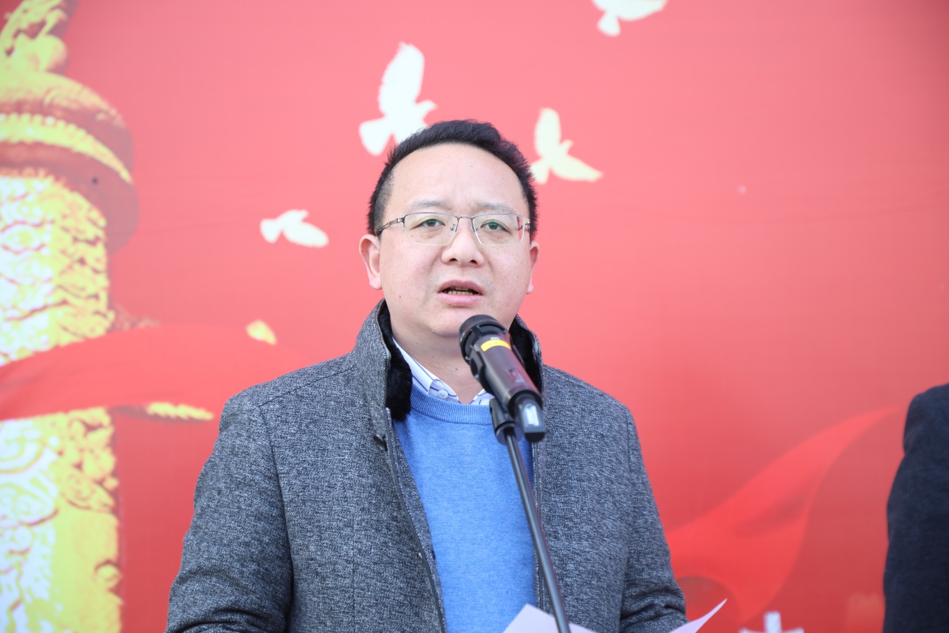 4.九江职业大学党委委员、统战部部长习磊主持开幕式.JPG