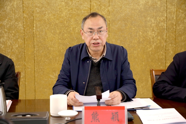 我校召开党委（扩大）会议专题部署开展深入贯彻中央八项规定精神学习教育1_副本