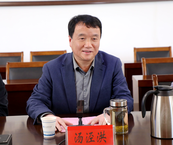 景德镇陶瓷大学一行来我校开展2_副本