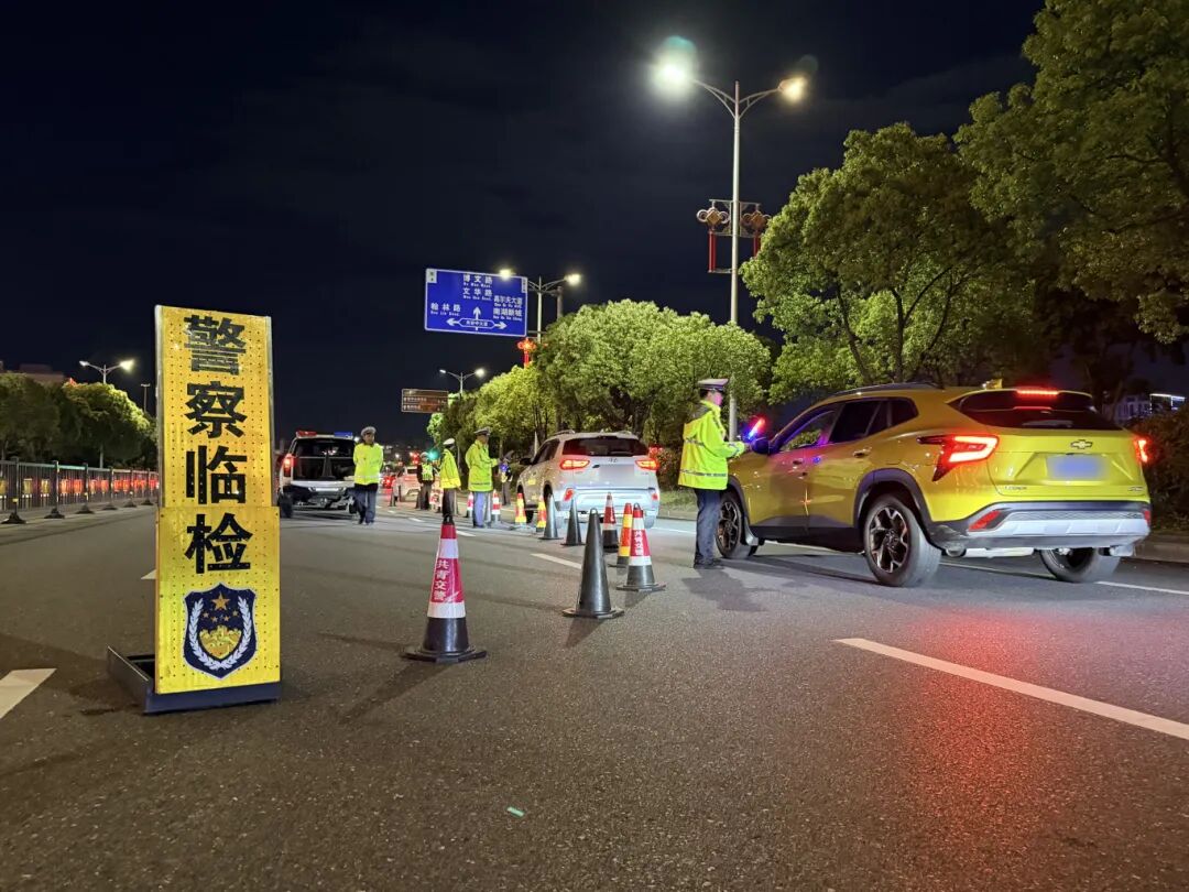 共青开展酒醉驾整治行动.JPG