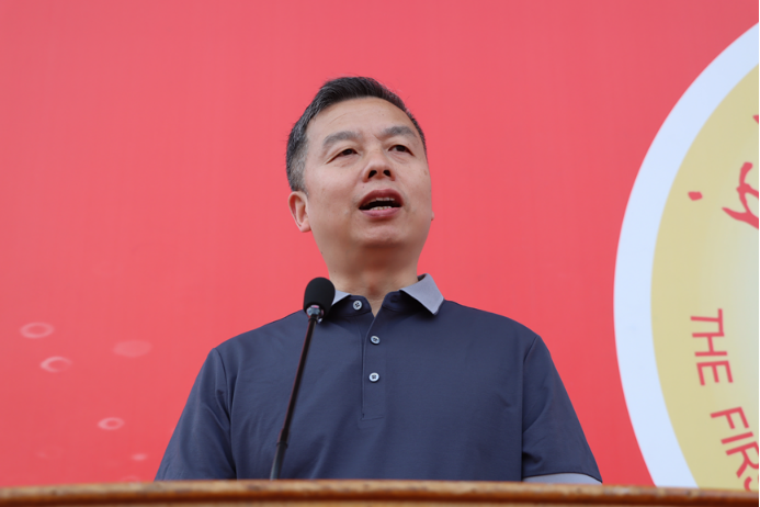 九江一中八里湖校区举行2026年“五四”表彰大会704.png